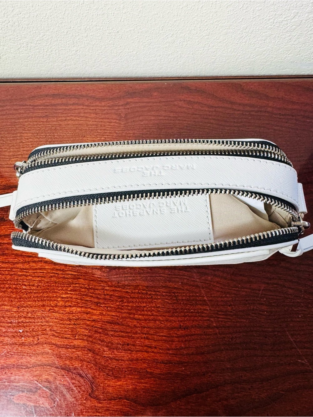 Marc Jacobs Snapshot Camera White Crossbody Bag - Picture 9 of 14